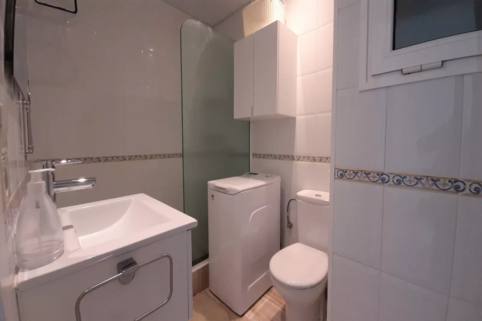 Costa Brava E-3-Badezimmer