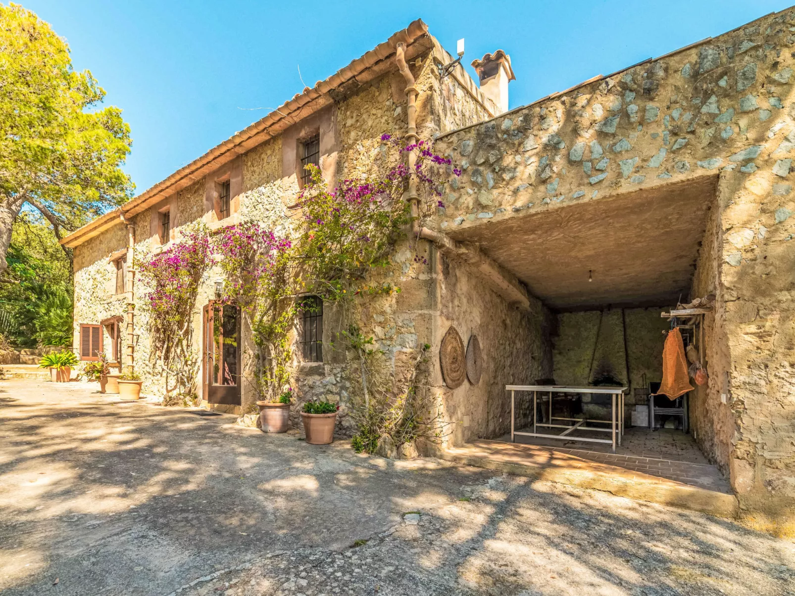 Can Ferre de Baix-Outside