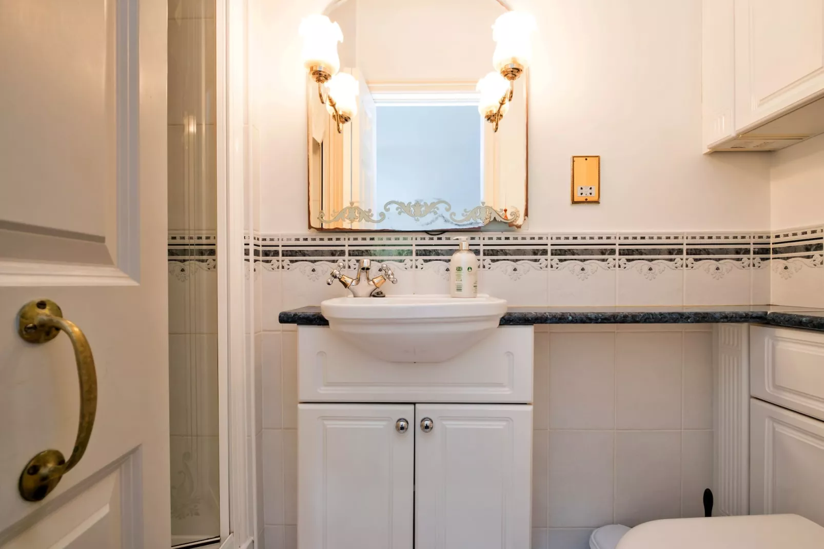 Riversdale Lodge-Bathroom
