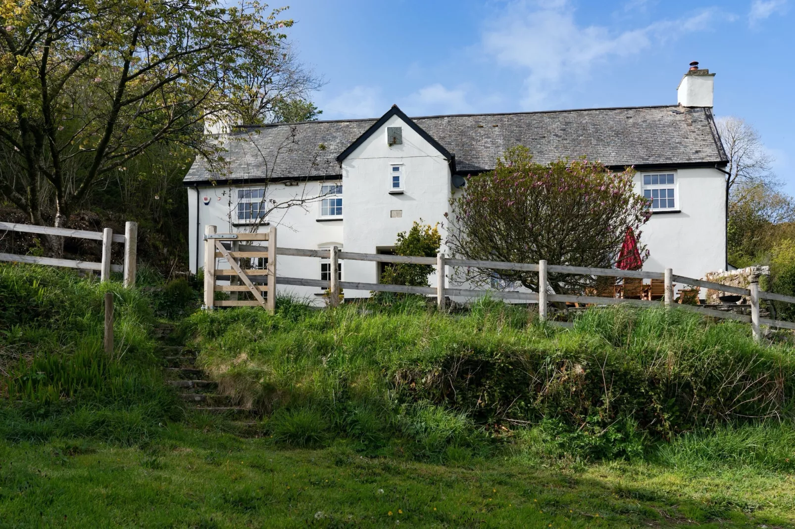 Lower Aylescott Farmhouse-Outdoor