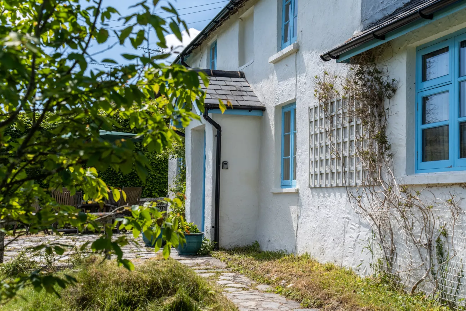 Valley Cottage-Outdoor