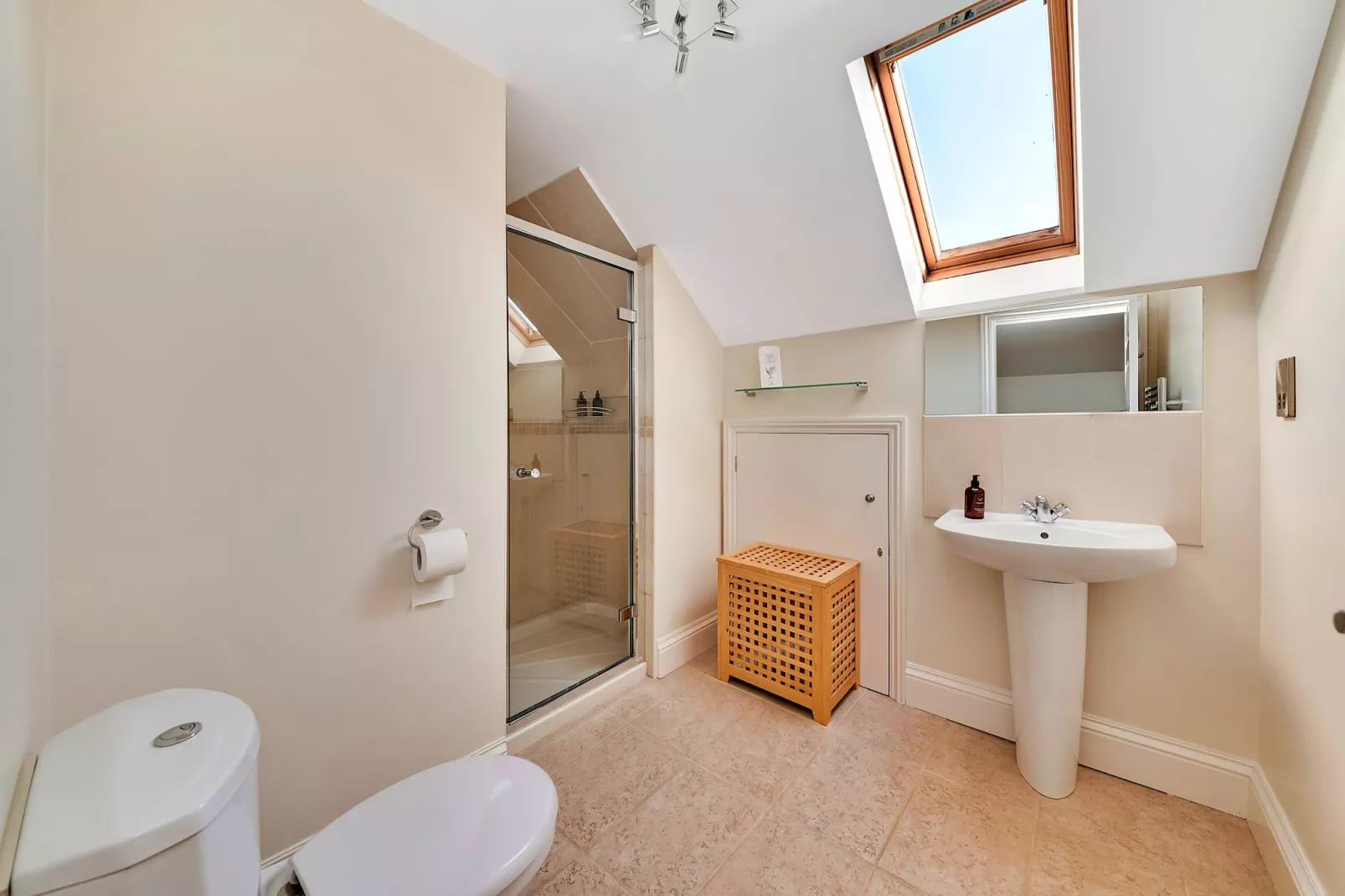 Loxley House-Bathroom