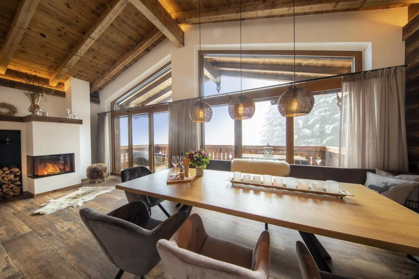 Nationalpark Chalet Schneespitze-Dining room