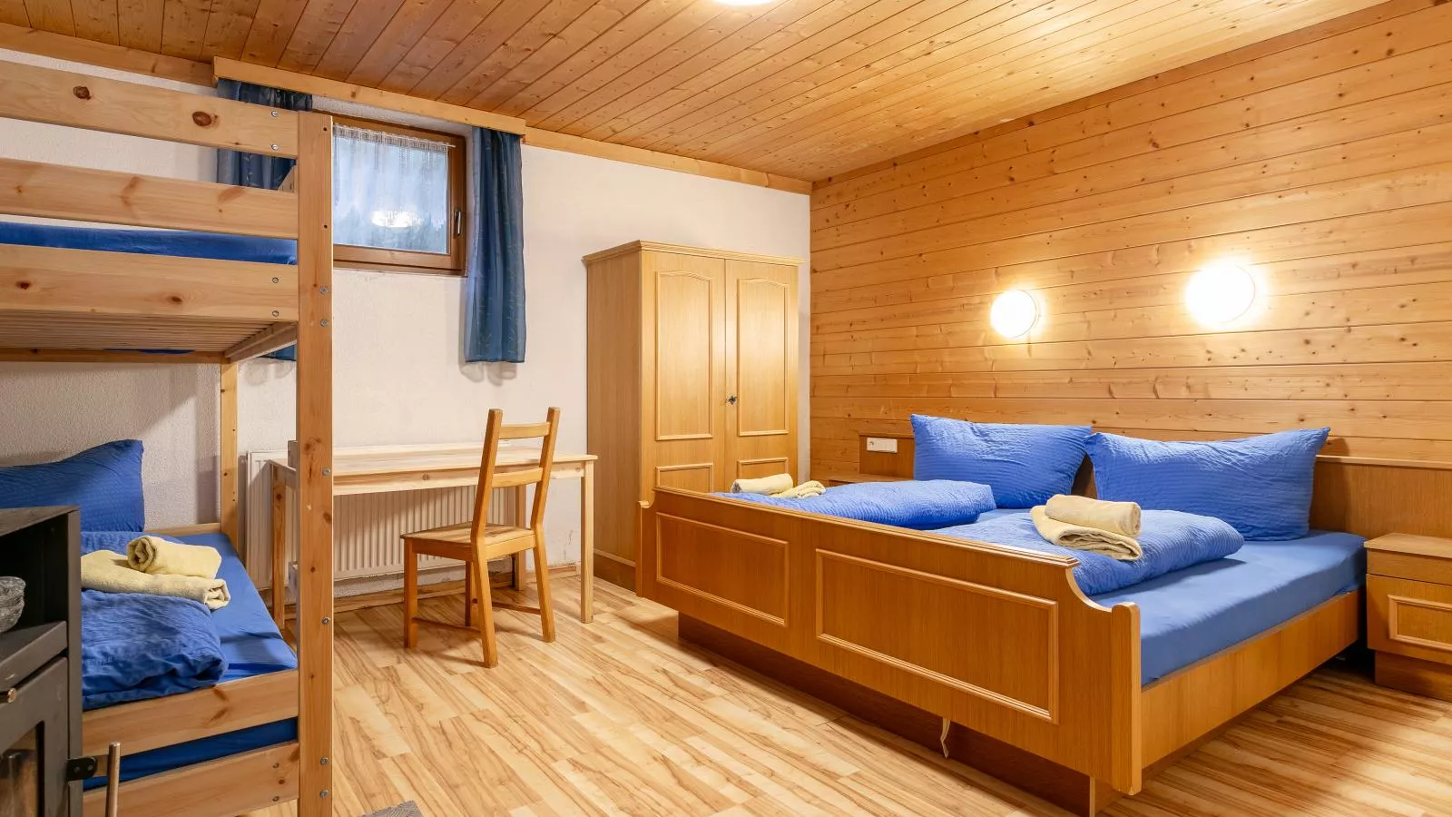 Haus Joachim-Bedroom
