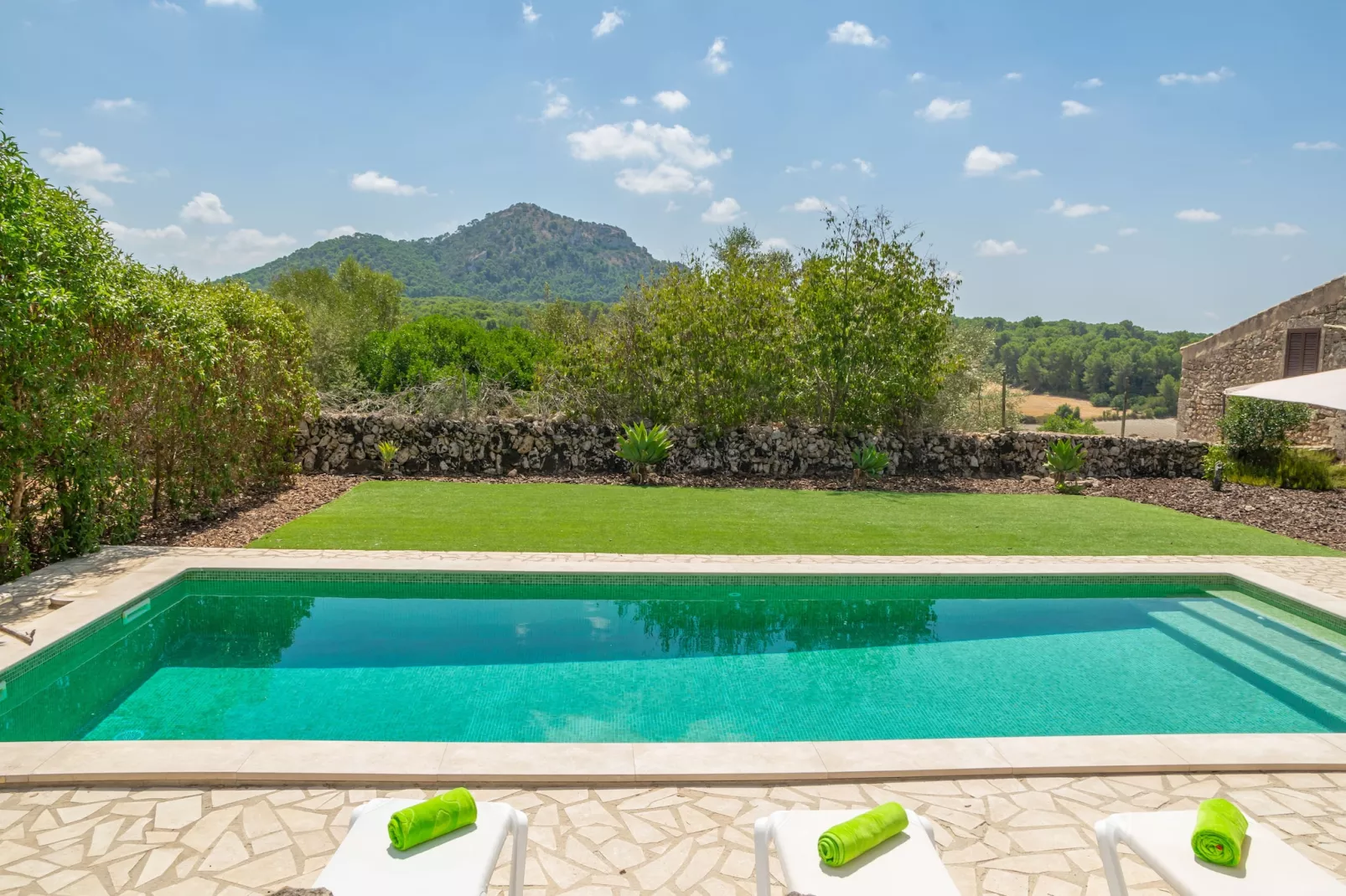 Can Gallot De Punxuat-View summer