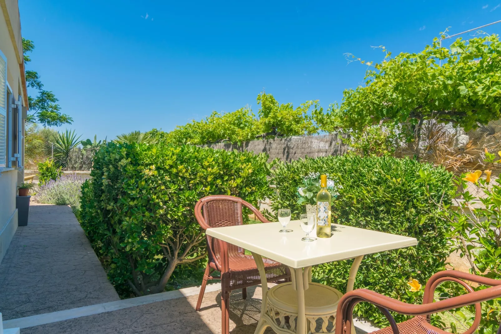 Can Content-Terrace balcony