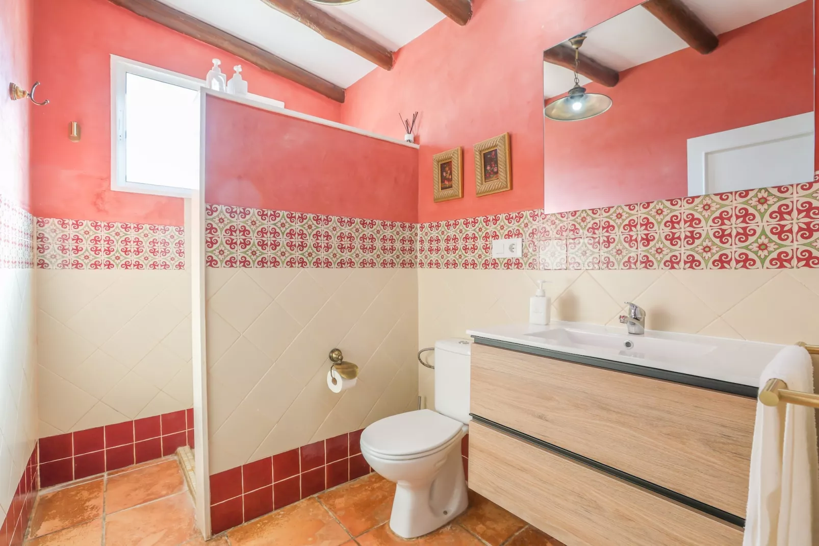 Casa Rural Los Menestrales-Bathroom