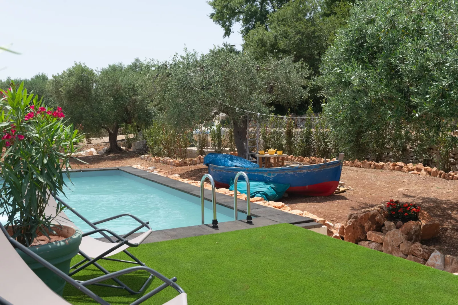 Lamia Papo in Ostuni-Schwimmbad