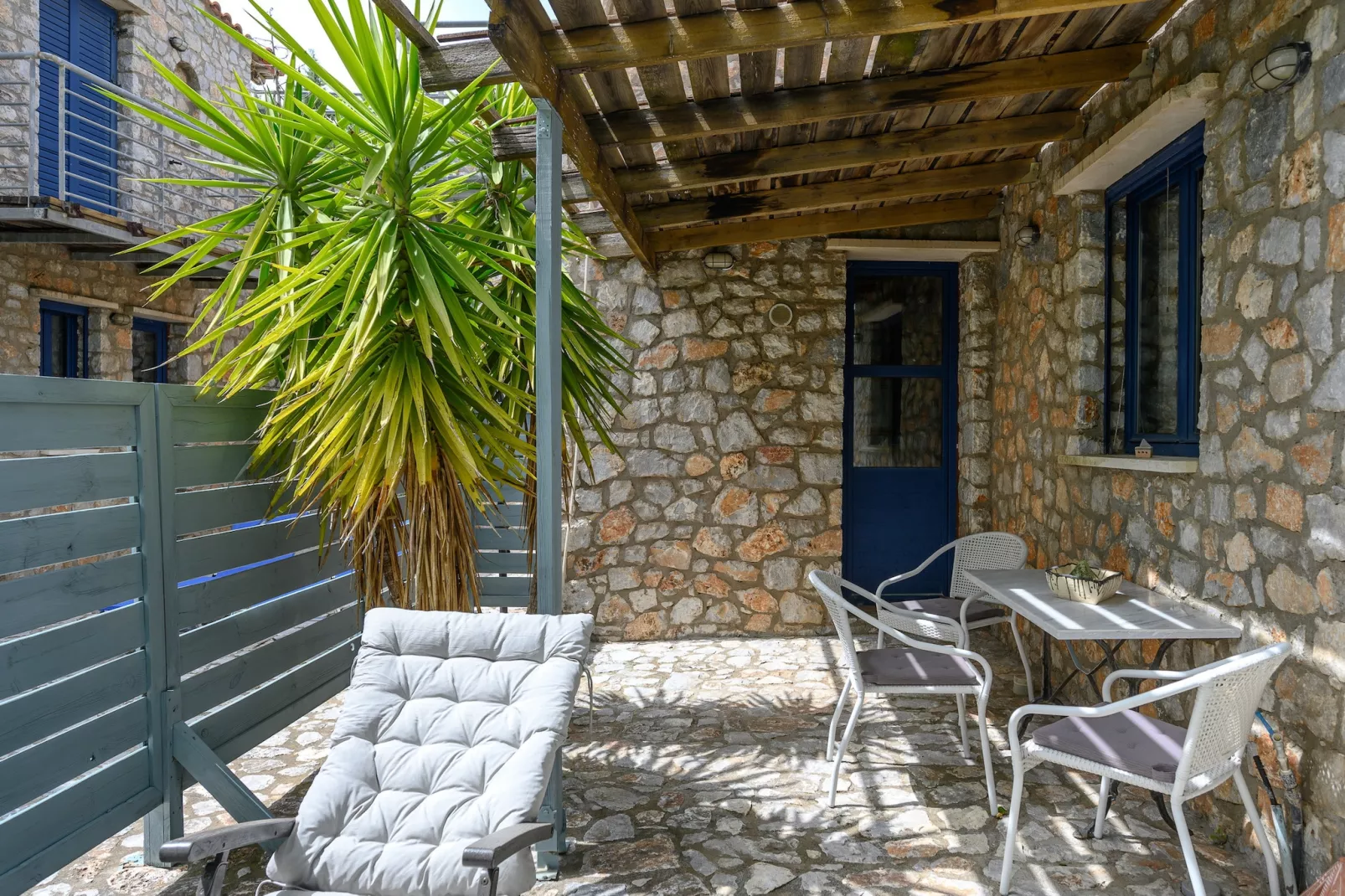 Rozare-Outdoor