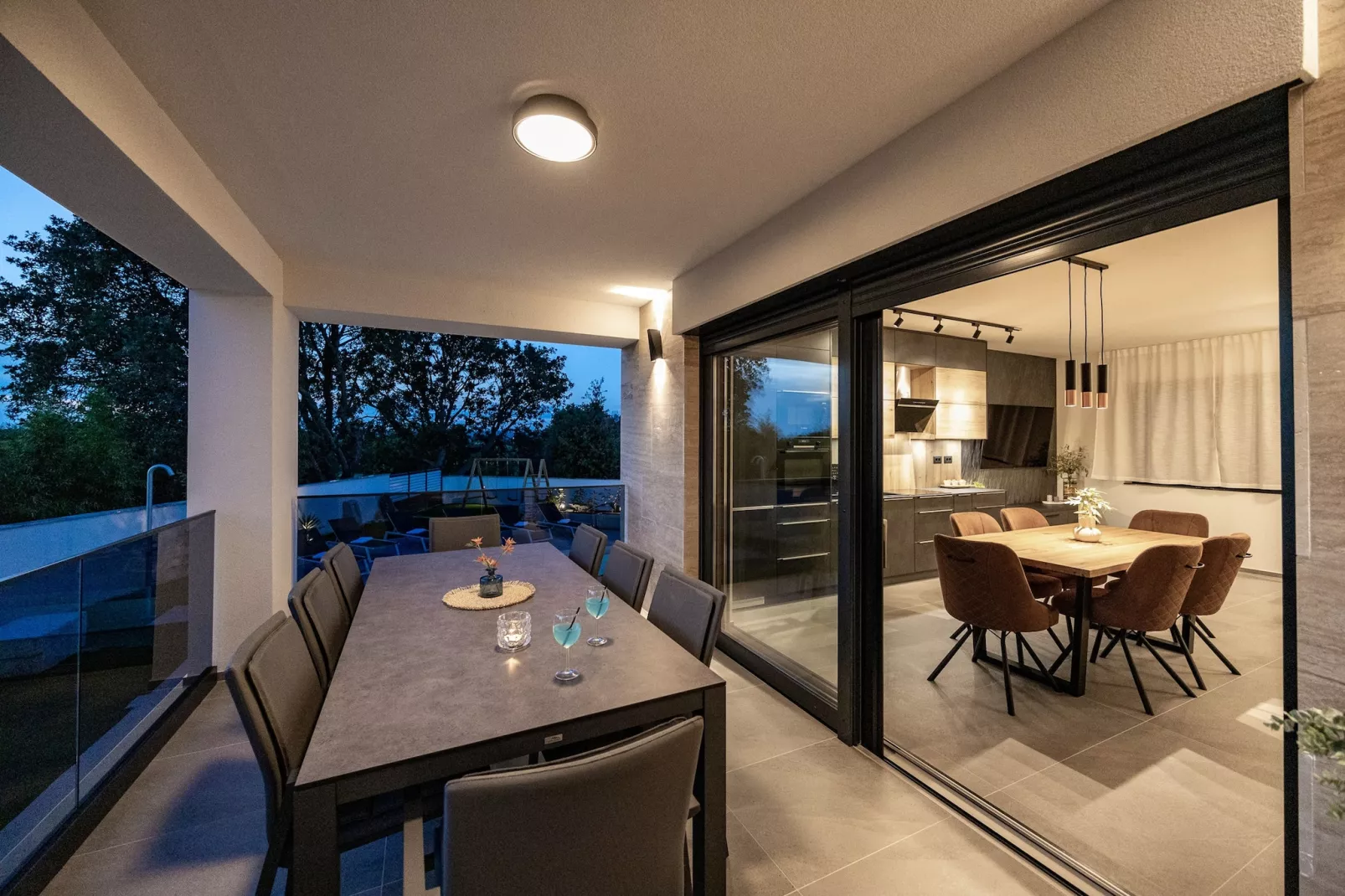 Villa Antares - Luxurious Vacation Oasis-Terrasse