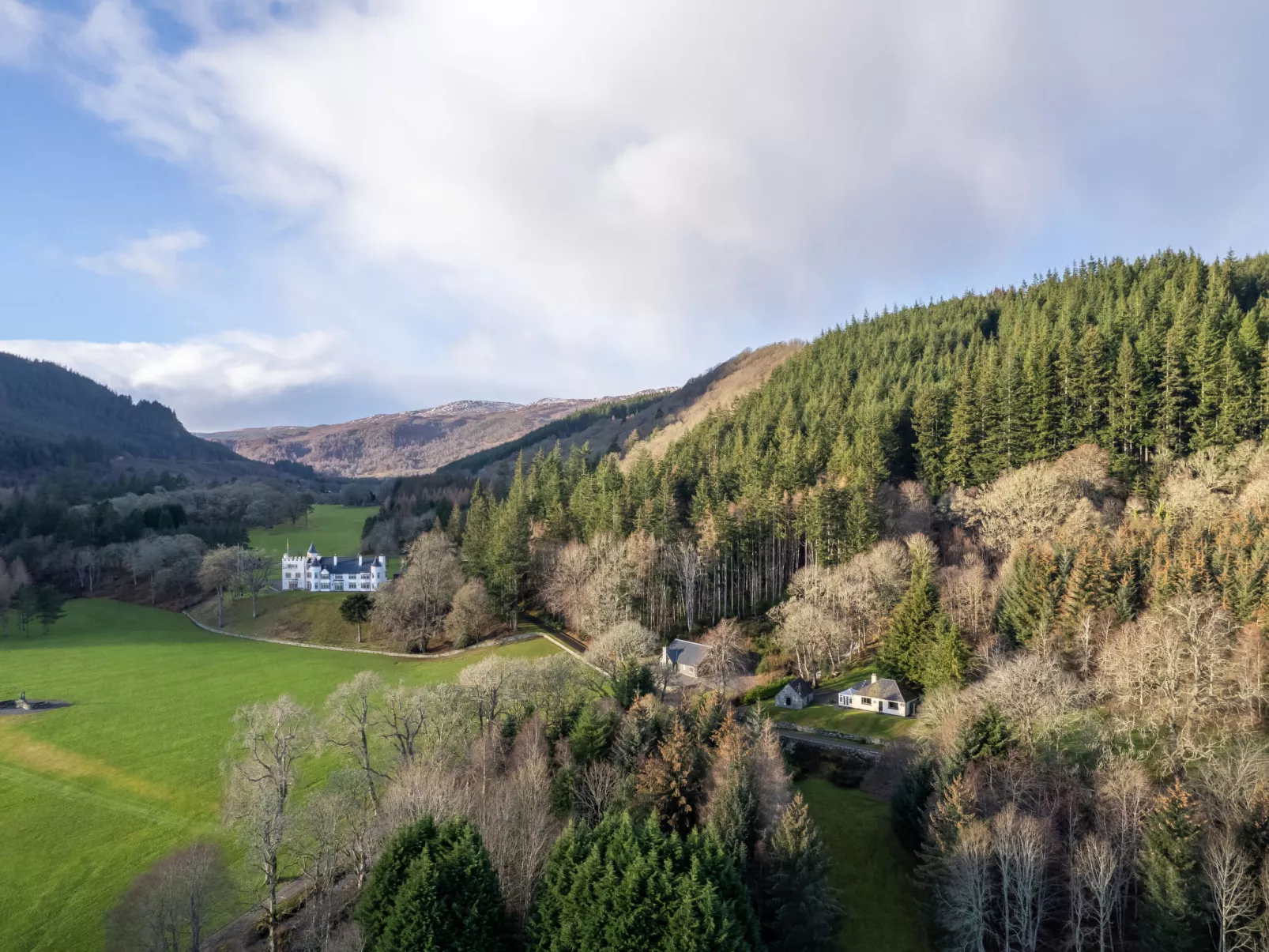 Farmburn Bothy-Outside