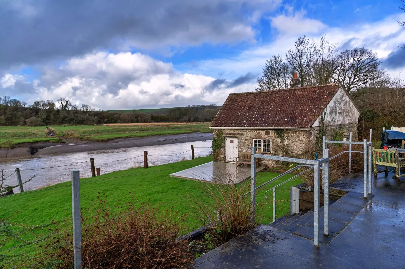 Lower Netherdowns-Outdoor