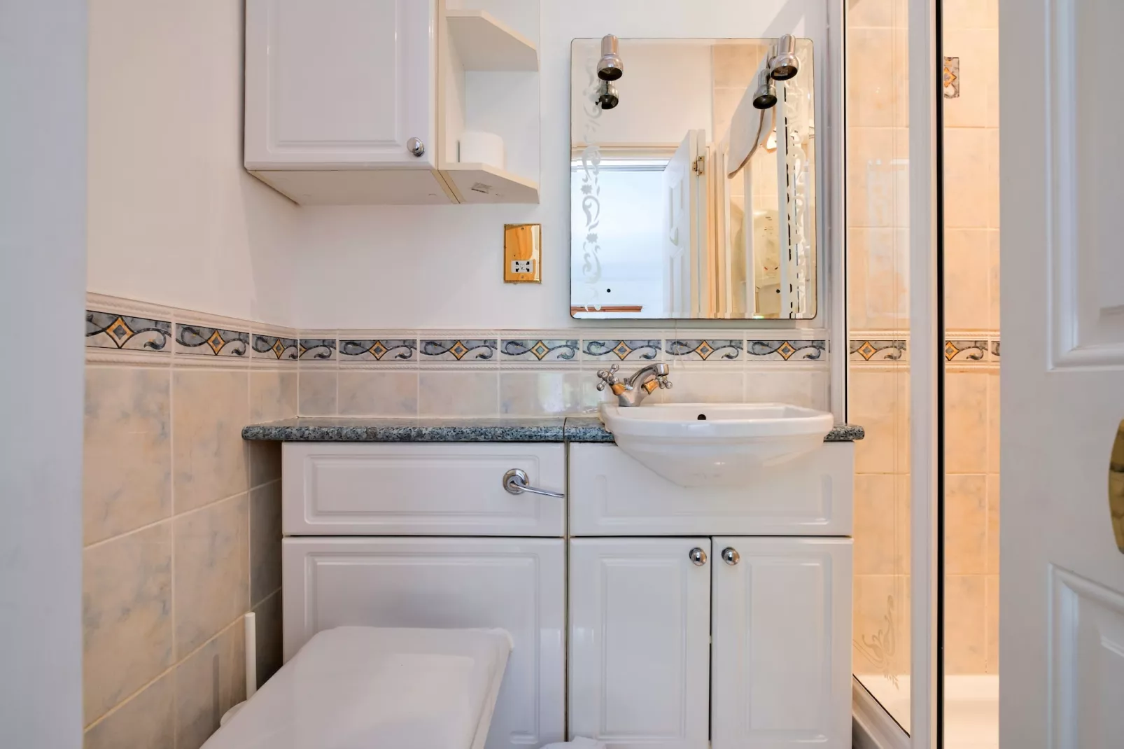 Riversdale Lodge-Bathroom