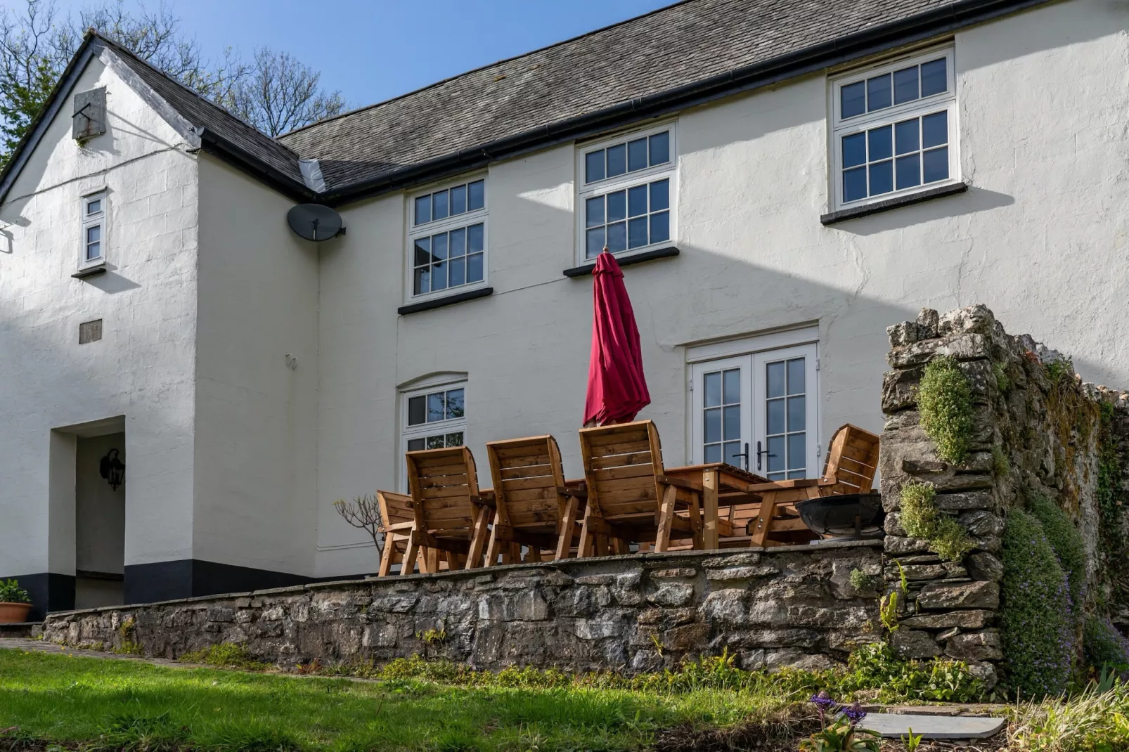 Lower Aylescott Farmhouse-Terrace
