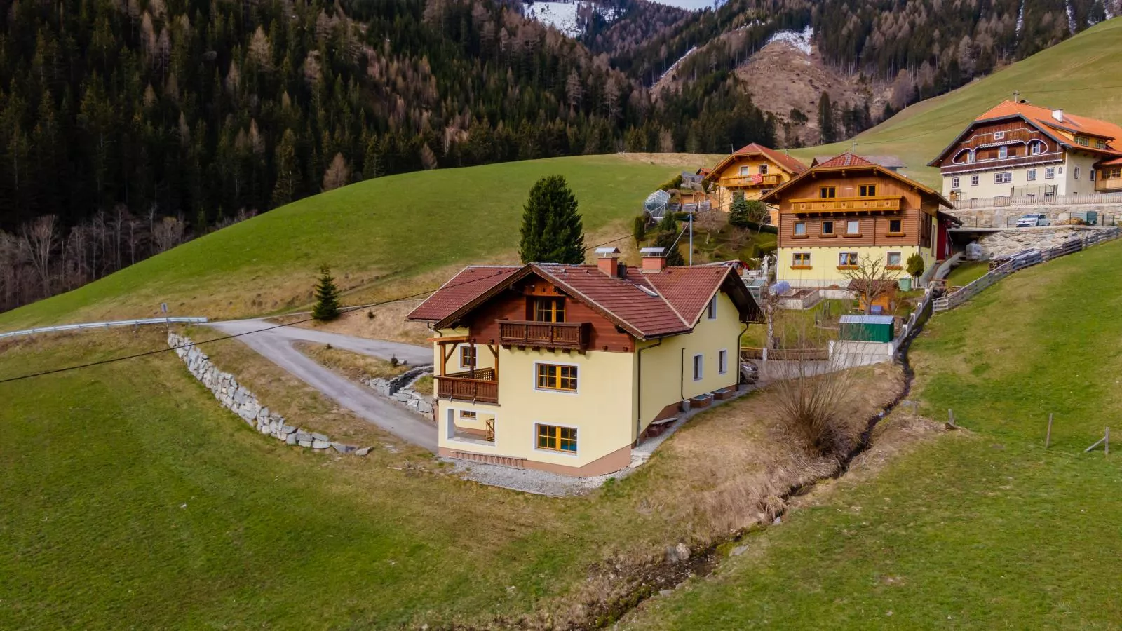 Wirnsberg-Exterior summer