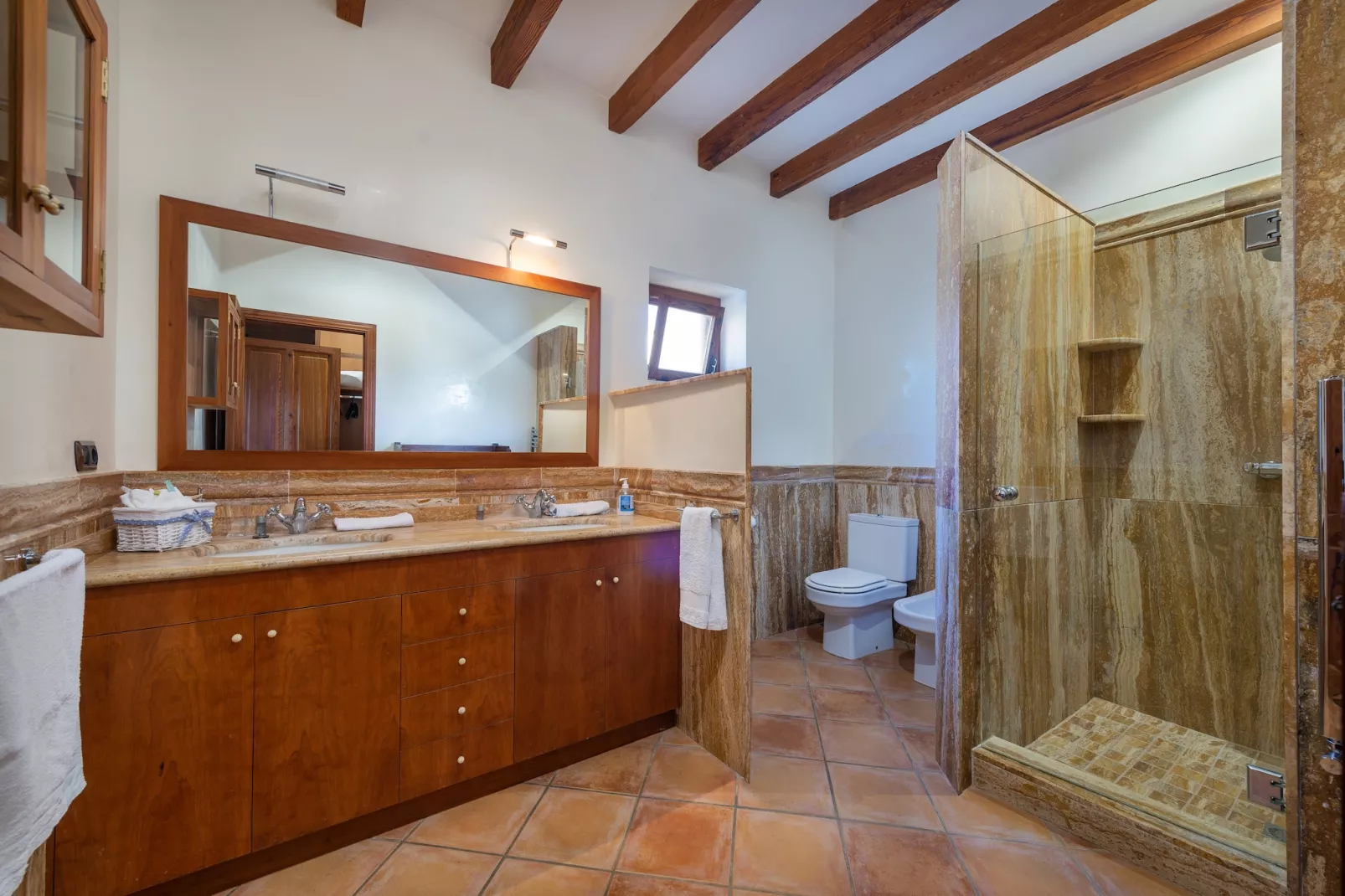 Can Colis-Bathroom