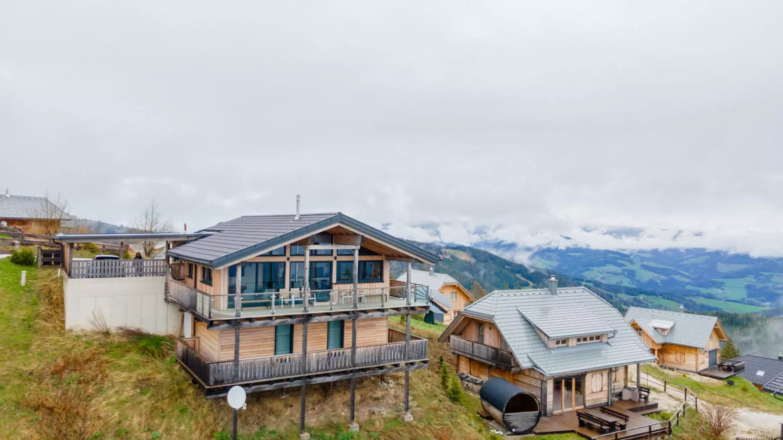 Alpina Lodge-View summer