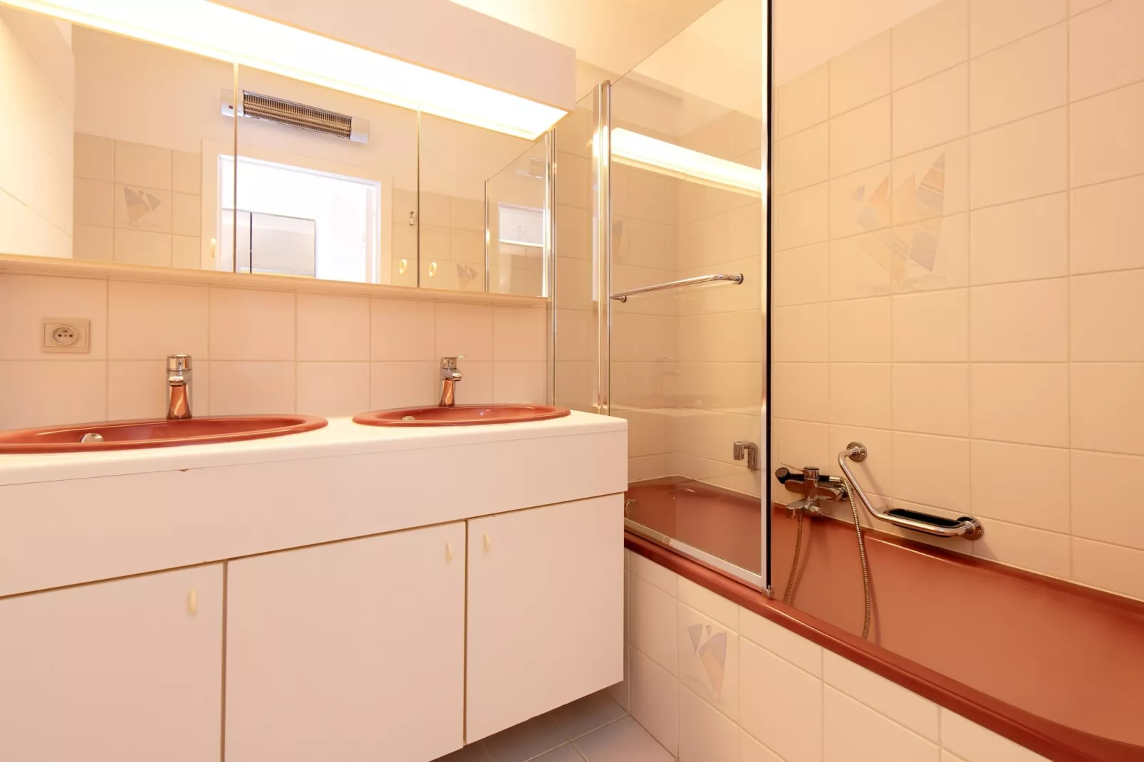 FLAIR 0702/ 7B-Salle de bain