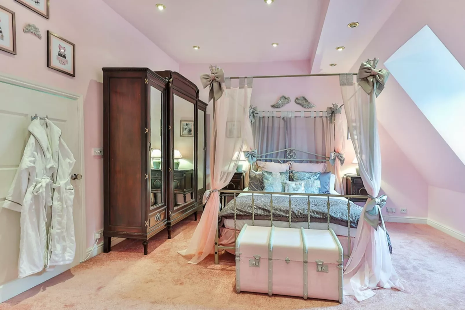 Walcot Hall-Bedroom