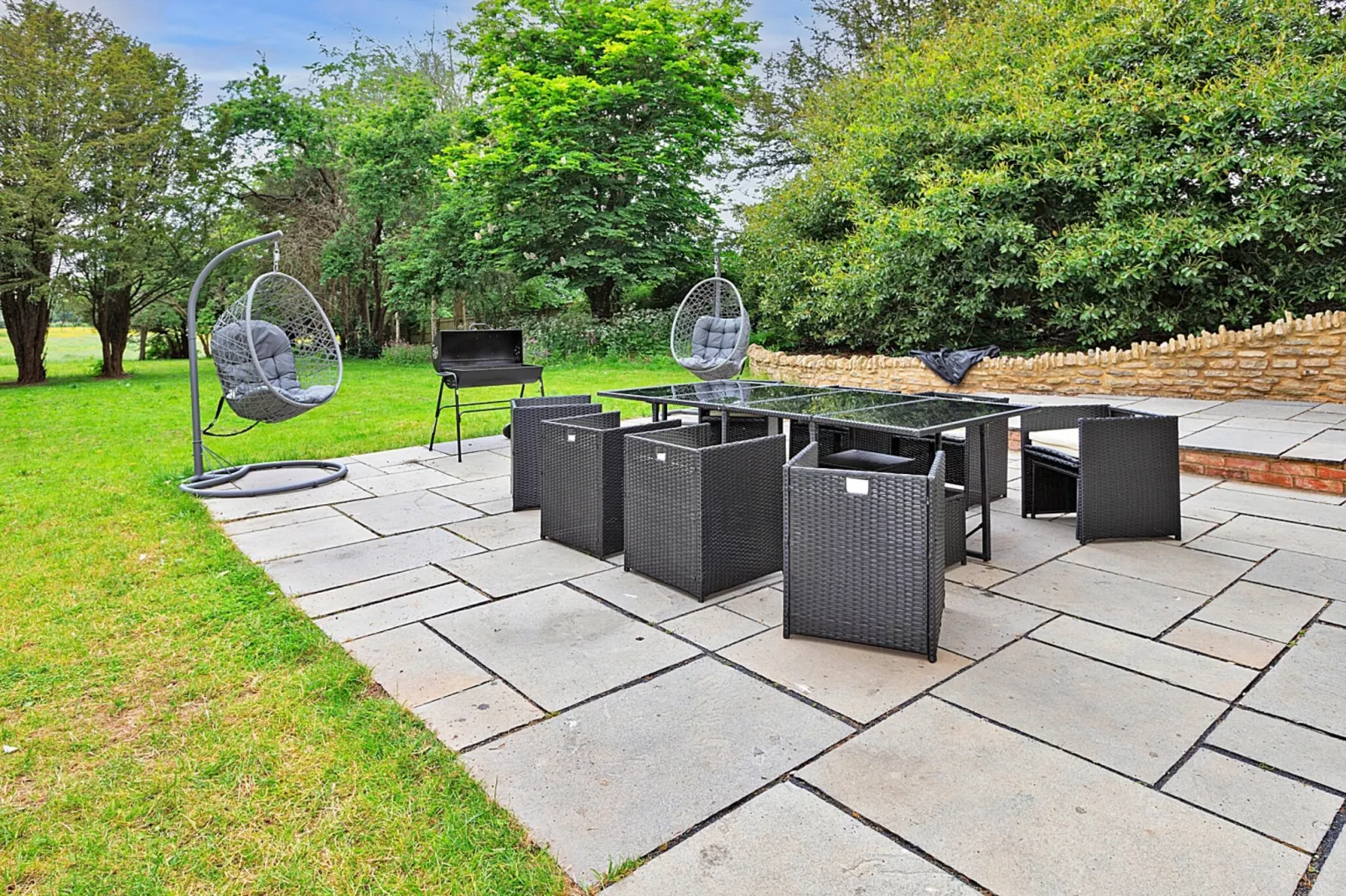 Ttich Manor Retreat-Outdoor