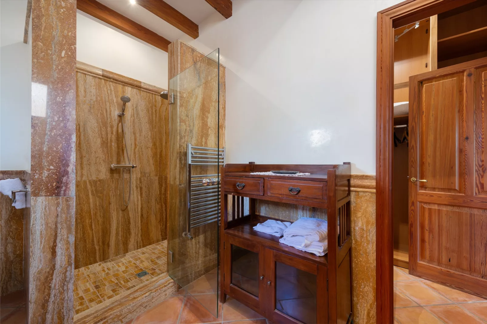 Can Colis-Bathroom
