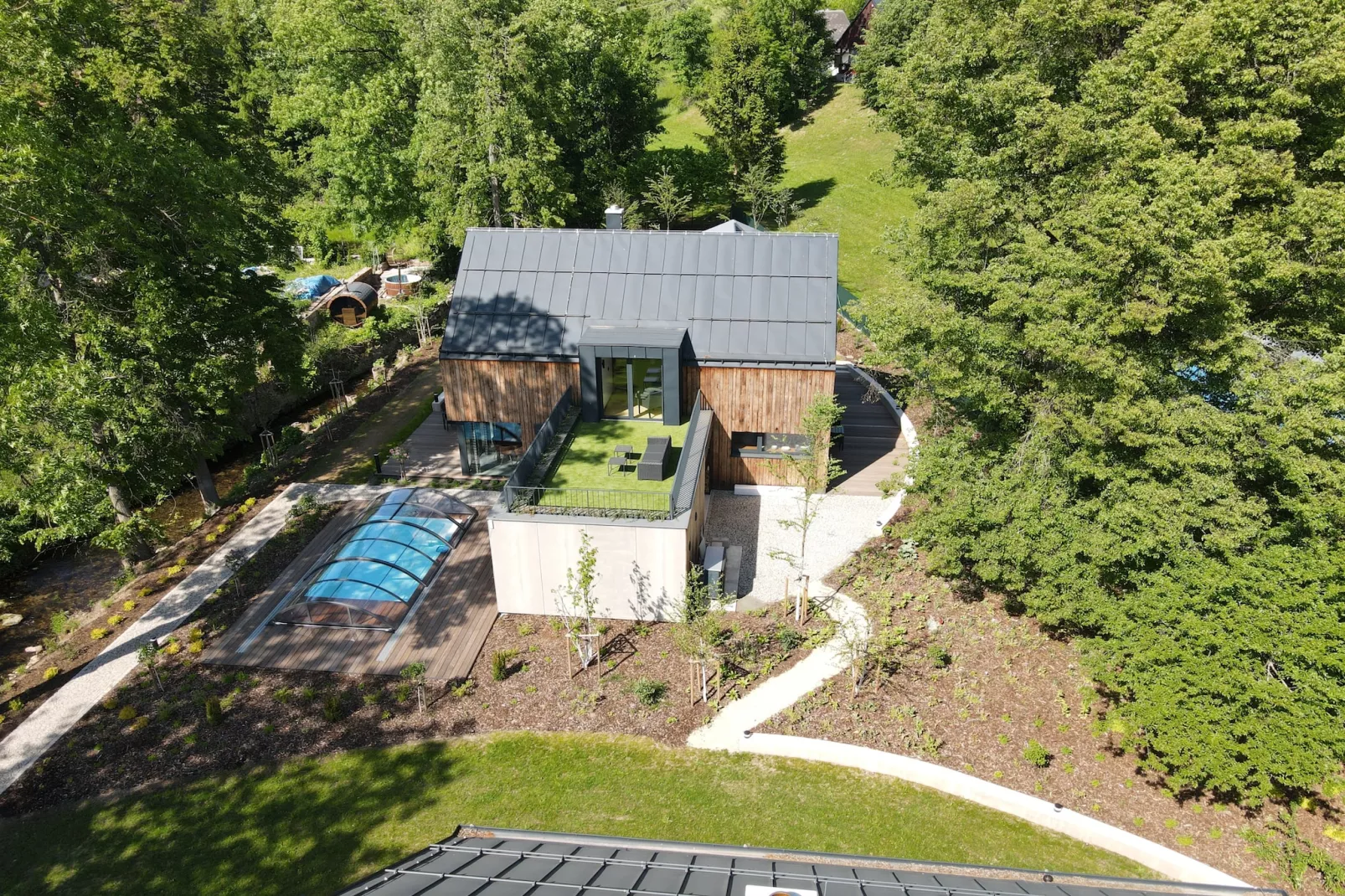 Cerny Dul KCMV115-Gärten Sommer