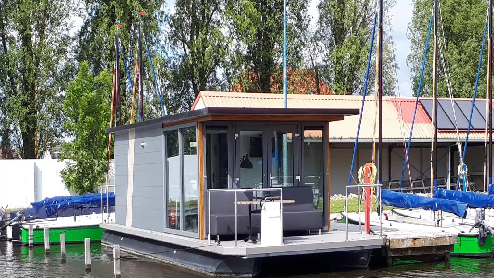 Floating in Heeg-Exterior summer