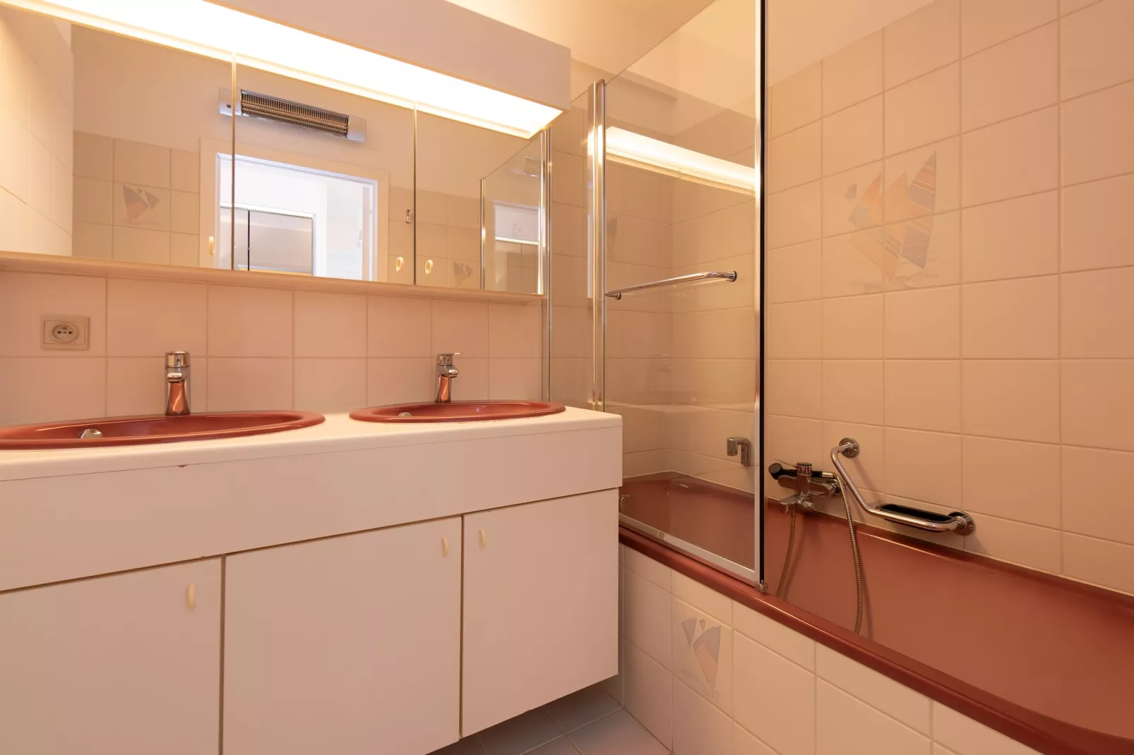 FLAIR 0702/ 7B-Salle de bain