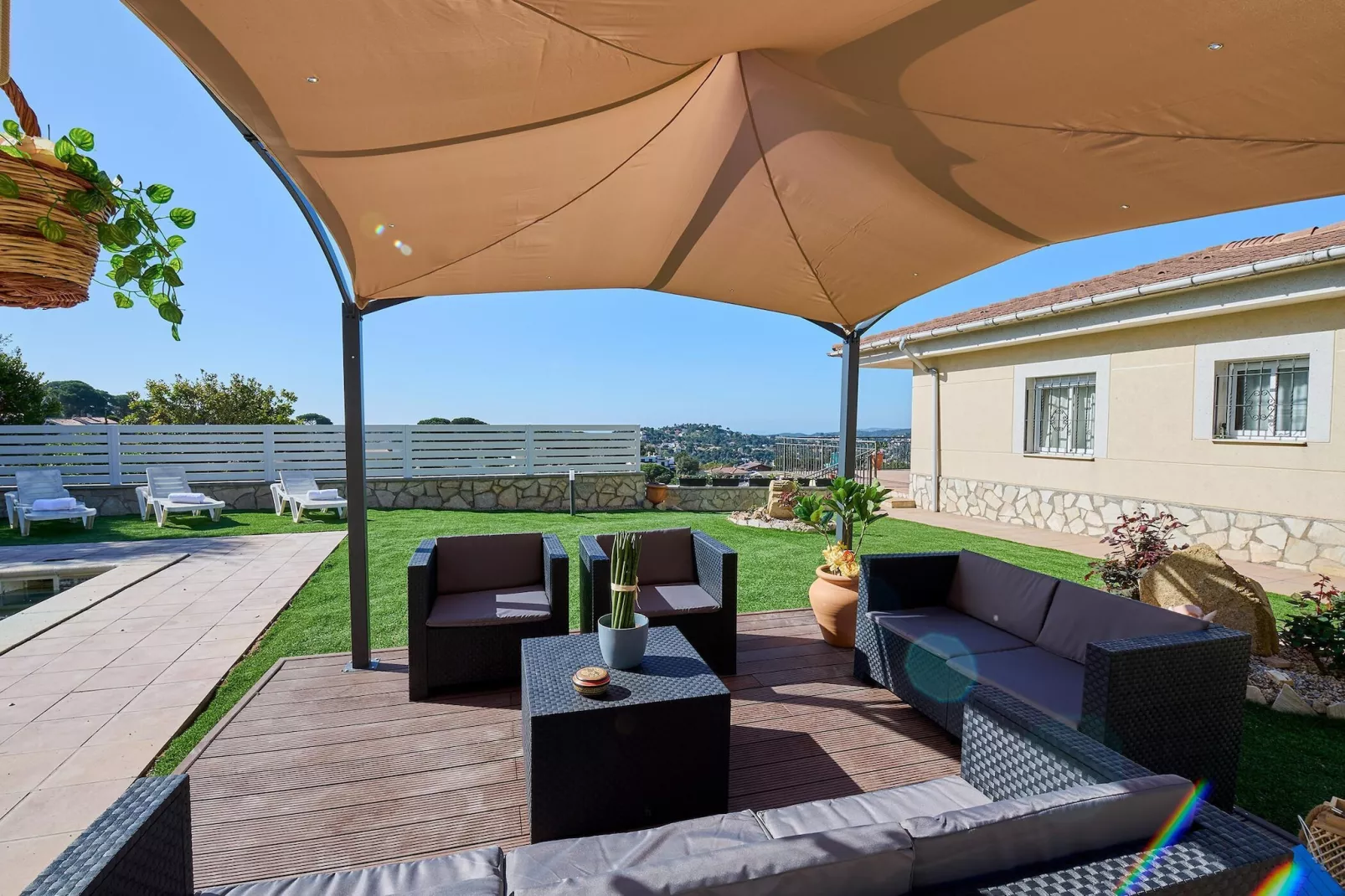 Norita-Terrace balcony