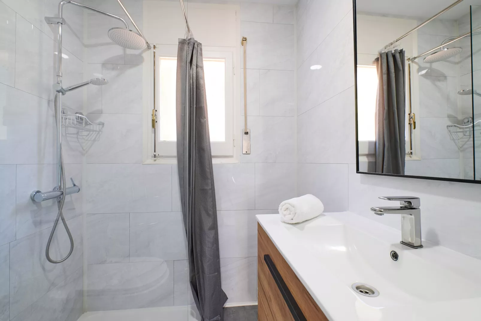 Tordera 18-Badezimmer