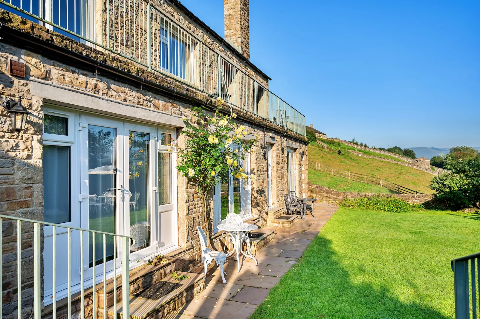 Loxley House-Gardens summer