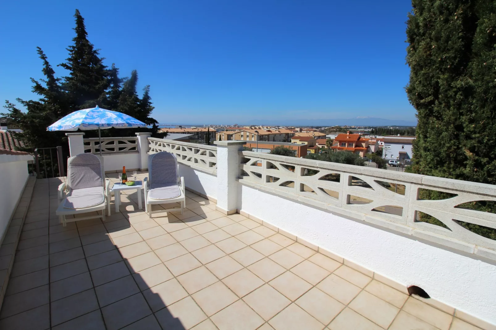 2029-GRECS 39-Terrasse