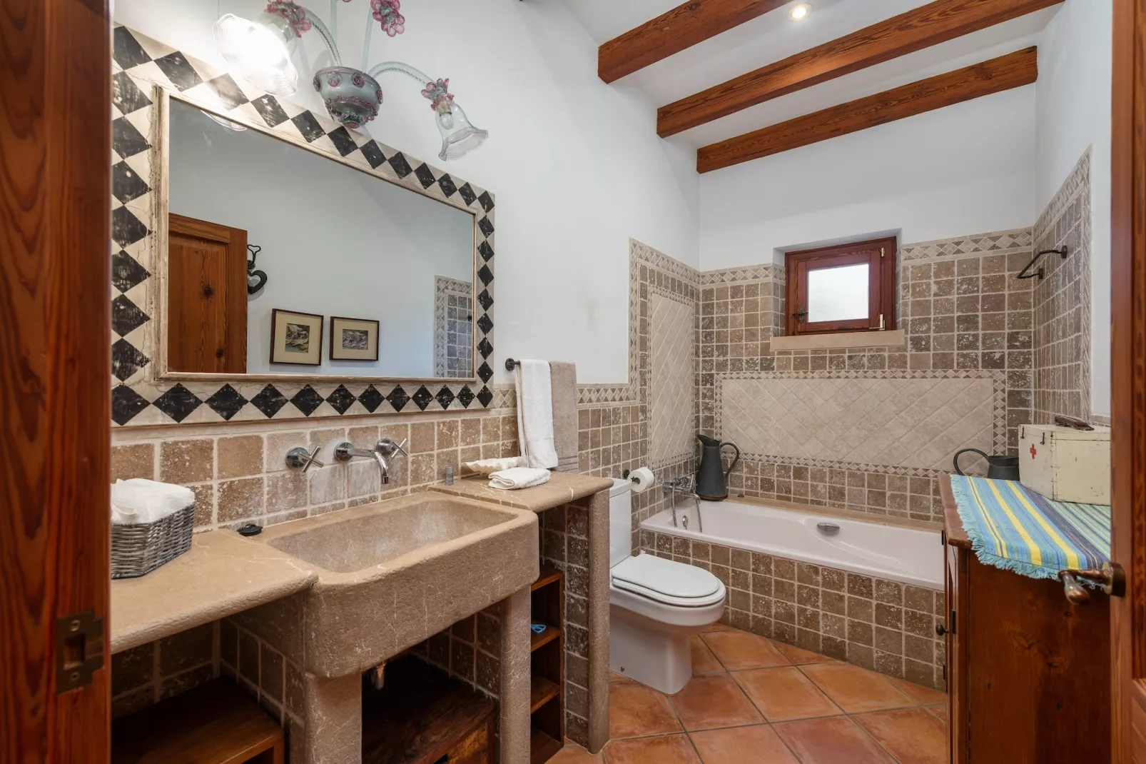 Can Colis-Bathroom