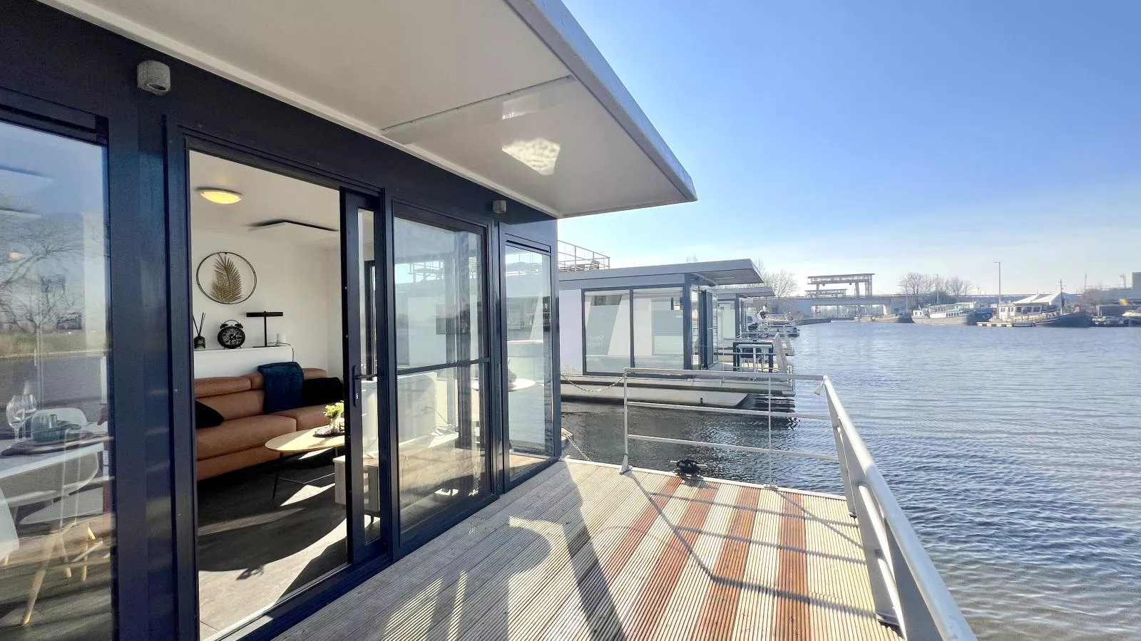 Maxim Jr-Balcon-terrasse