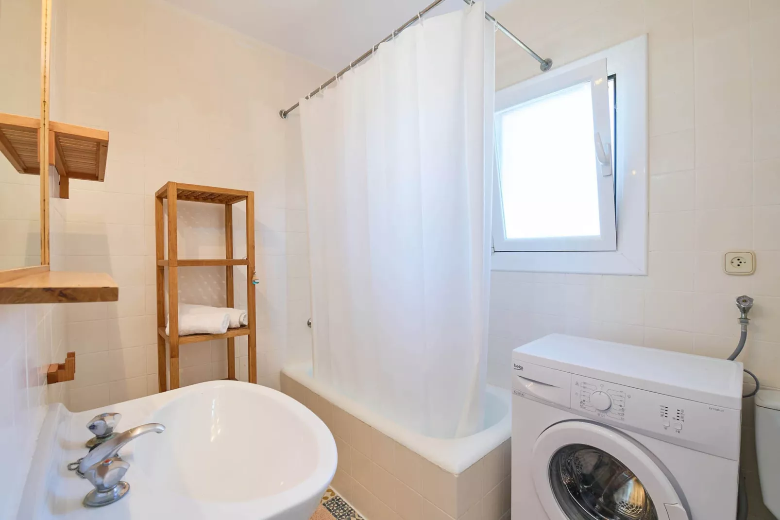 Costa Brava X-3-Badezimmer