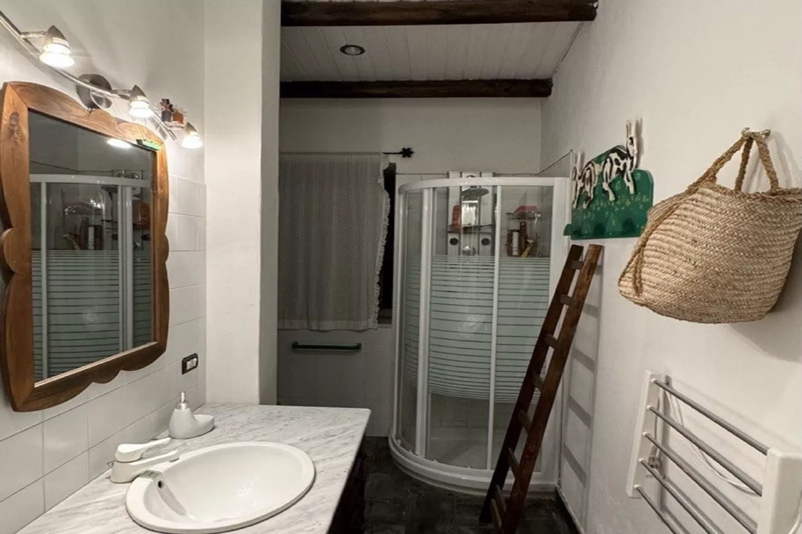 Villa Castelbuono-Bathroom