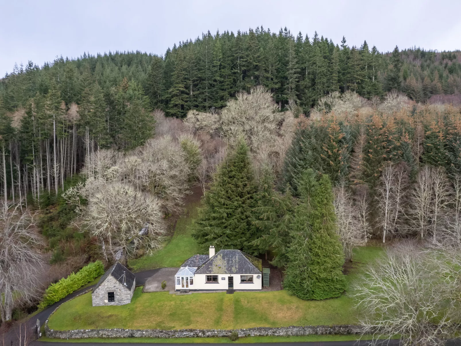 Farmburn Bothy-Outside
