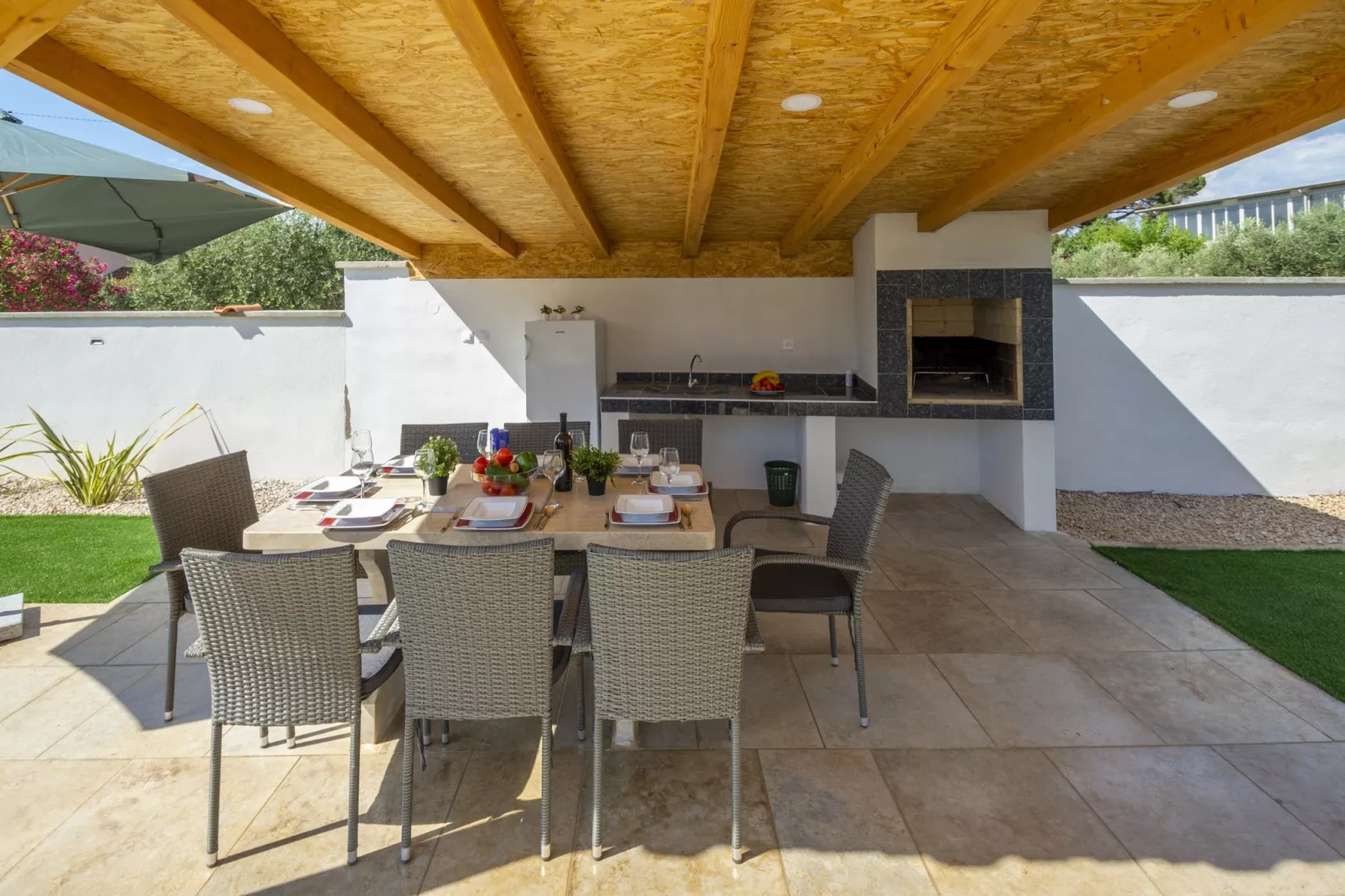 Villa Susanne with Private Pool-Terrasse