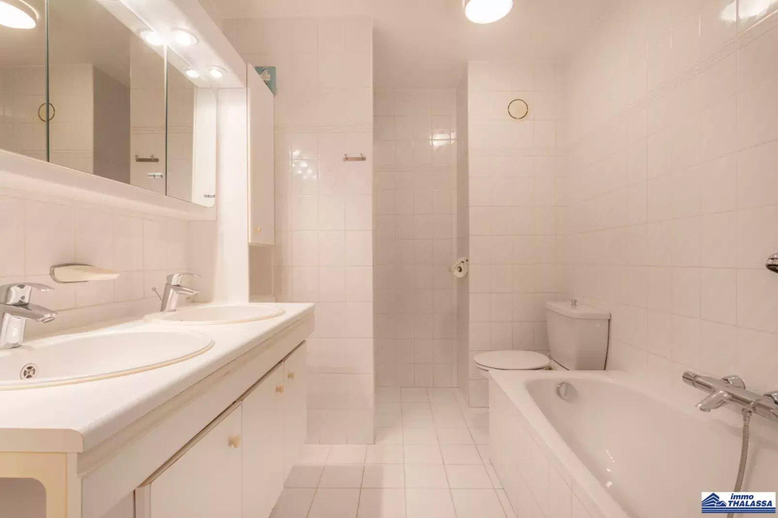Quo Vadis 0501 + garage 83-Salle de bain