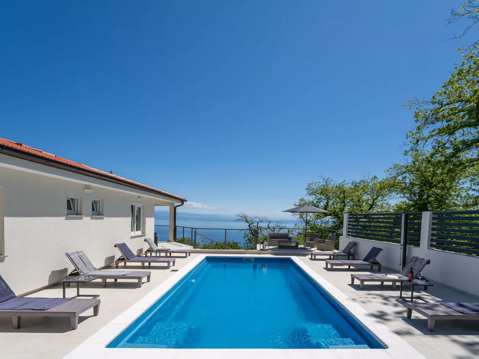 Villa Aria-Outside