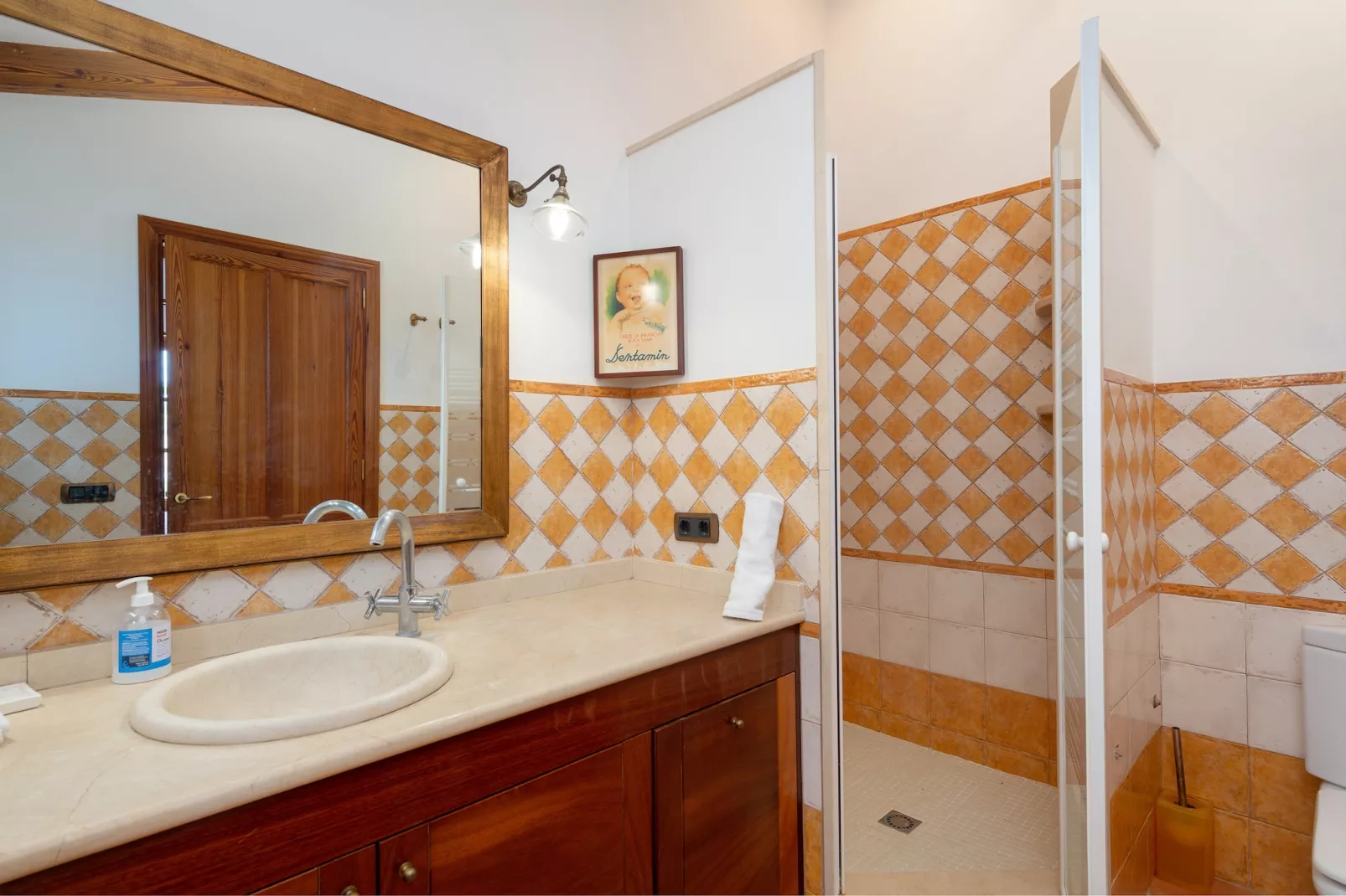 Can Colis-Bathroom