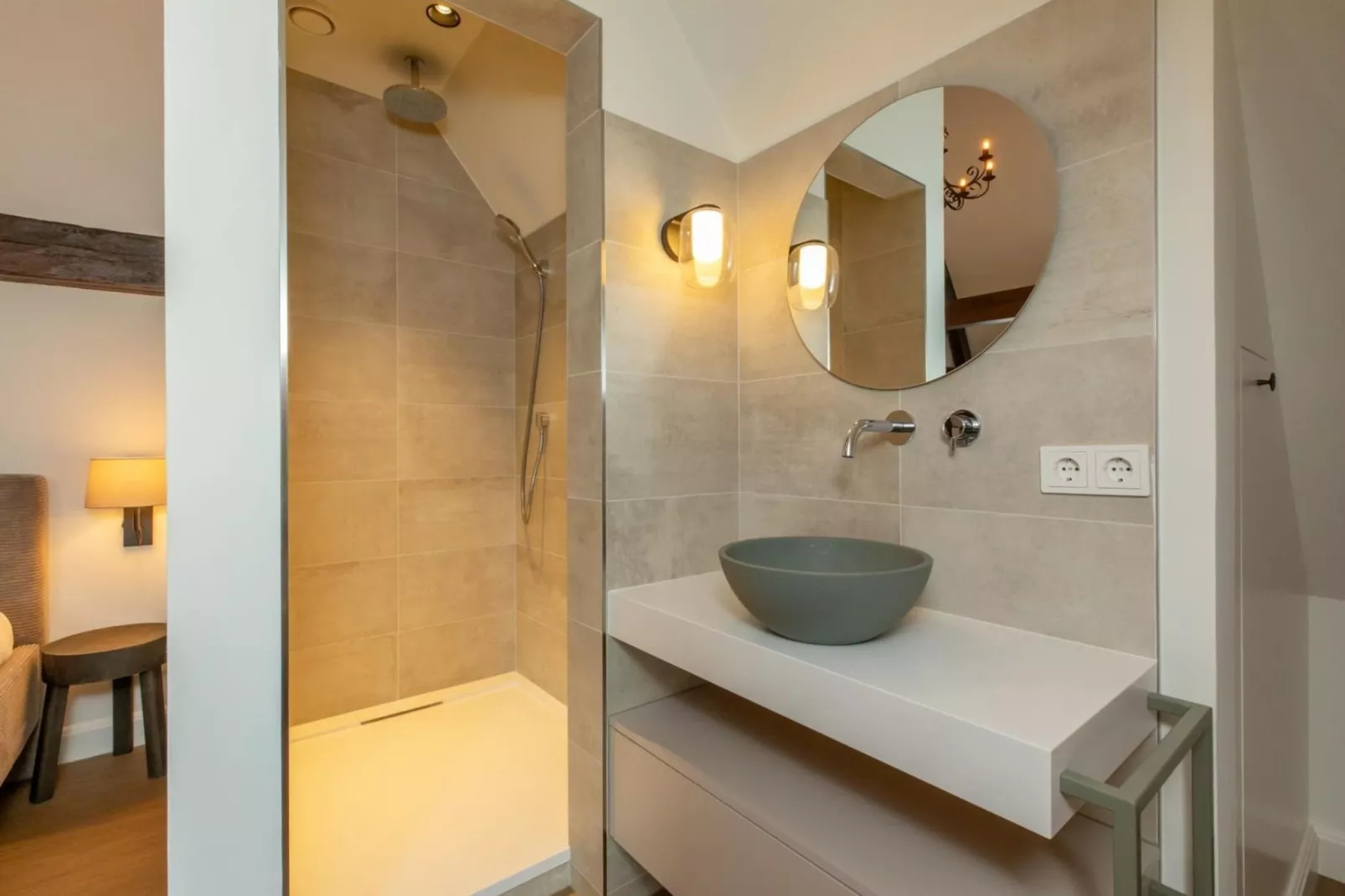 Vakantiehuis 'Boerderij Molenhof' - Stationsweg 5  Heinkenszand-Bathroom