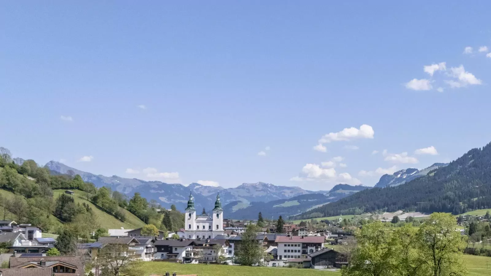 Next to the ski lift A 4-Aussicht