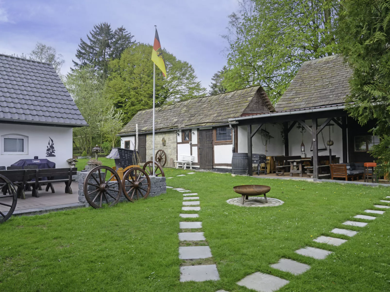 An der Dorfkirche-Outside