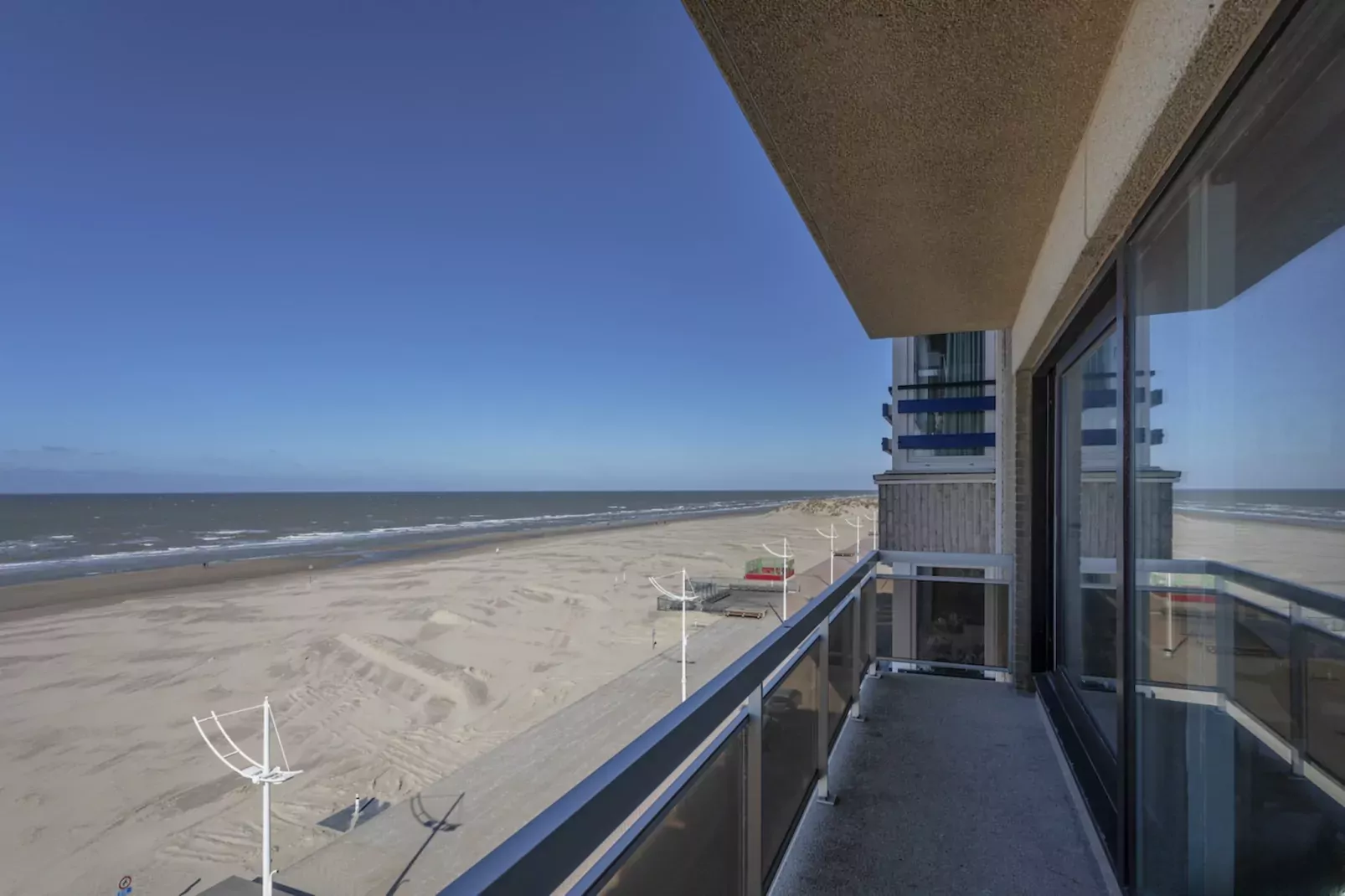 Quo Vadis 0501 + garage 83-Balcon-terrasse
