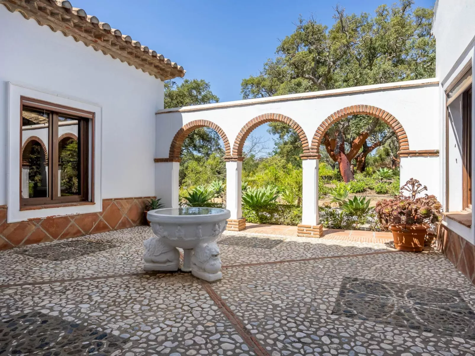 Villa Serena-Outside