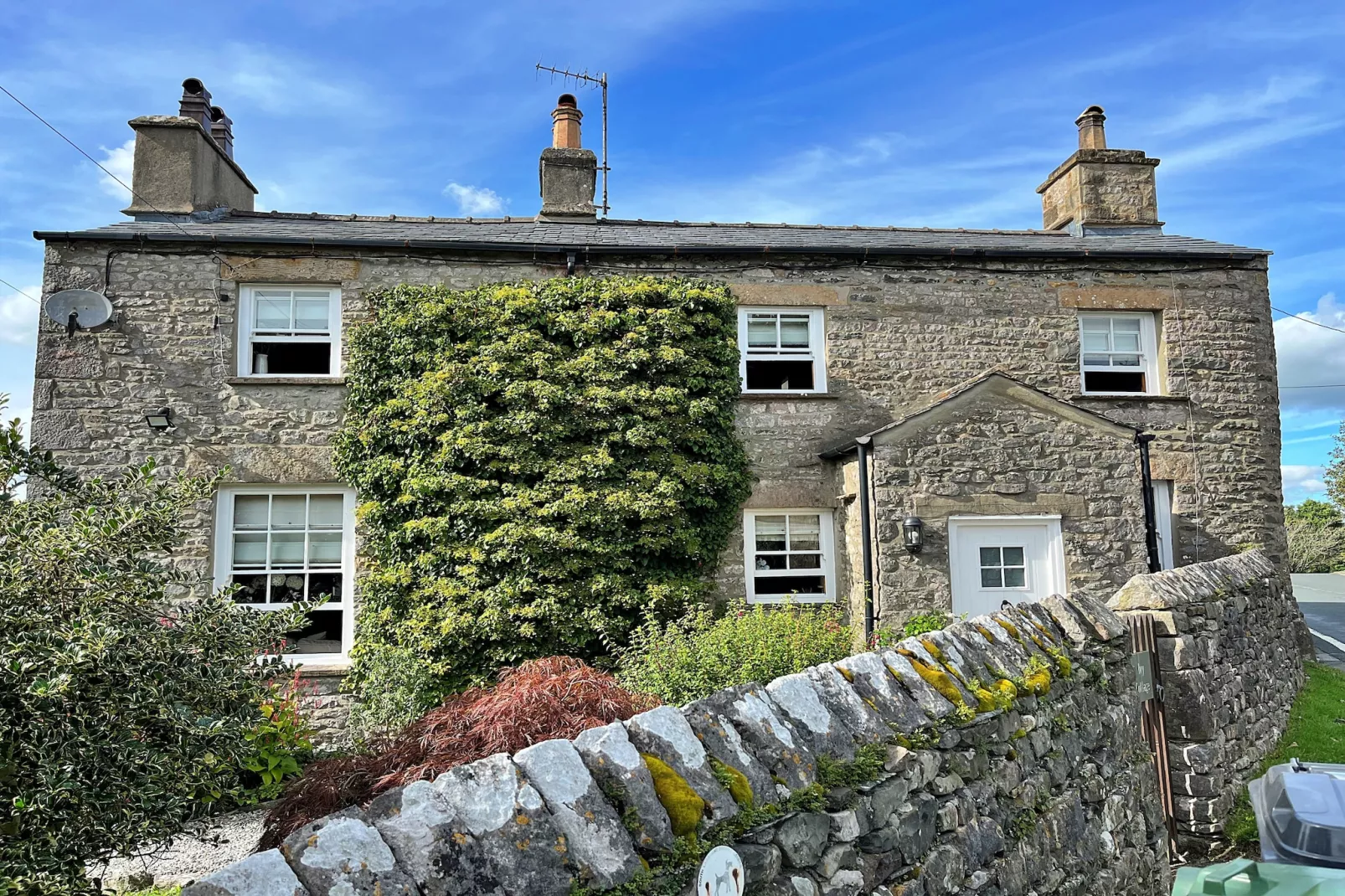 Ivy Cottage-Outdoor