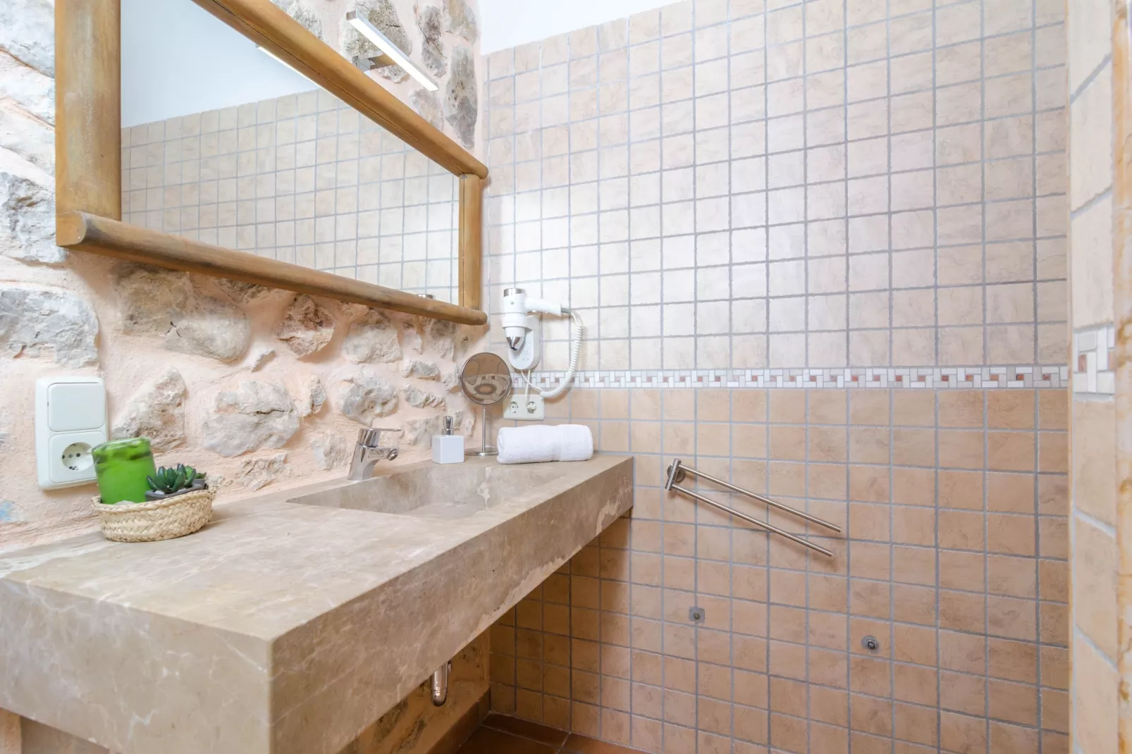 Finca Son Colom-Badezimmer