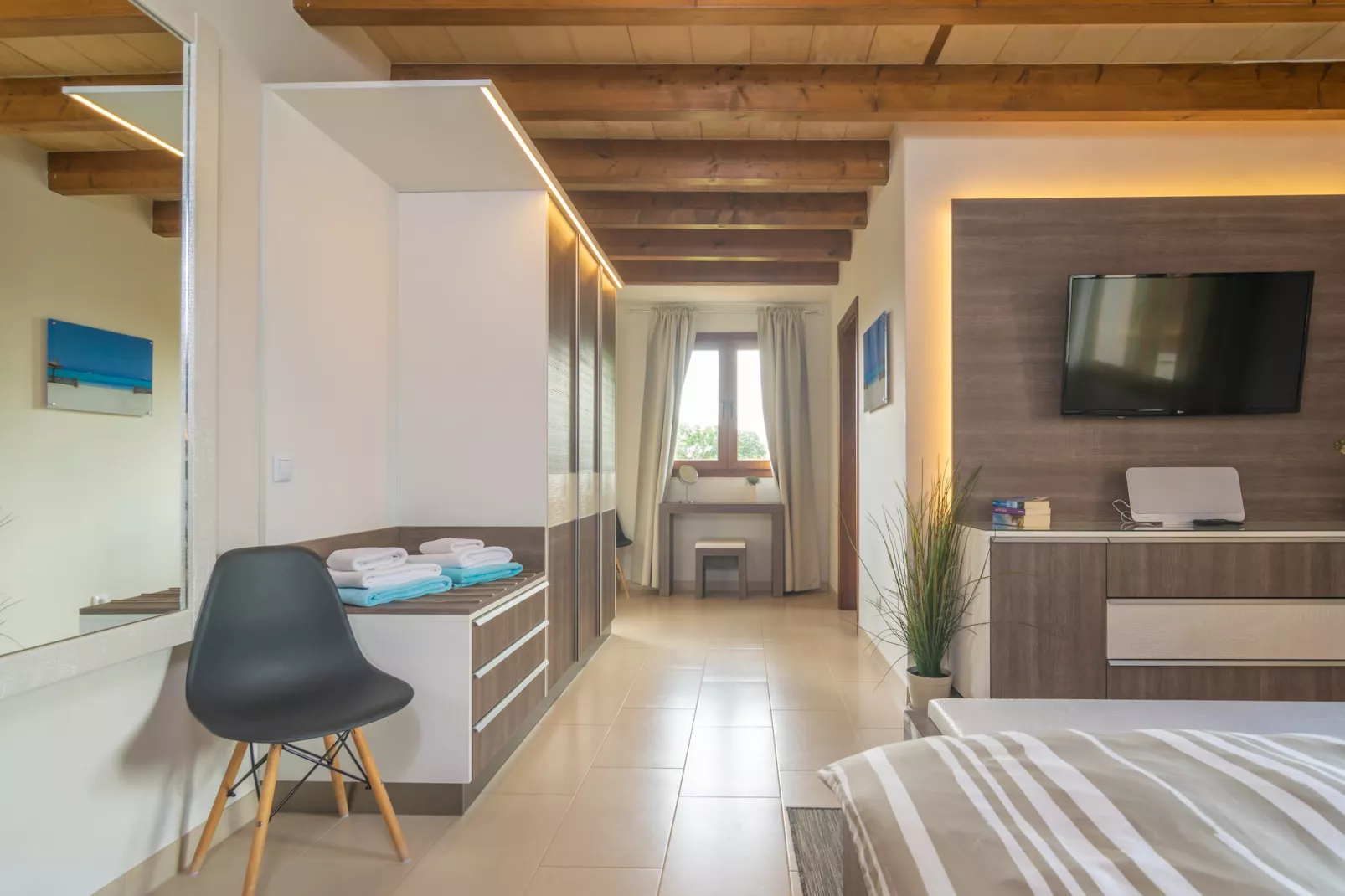 Villa Sun Club Home-Image-tags.