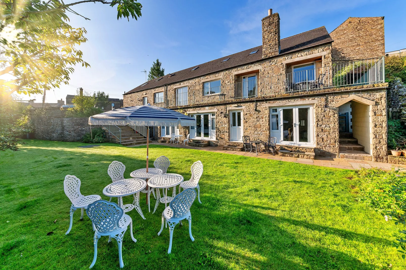 Loxley House-Gardens summer